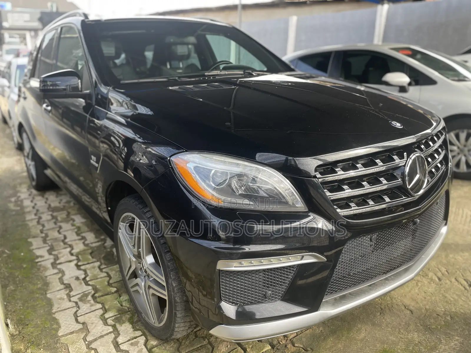 Mercedes-Benz M Class ML63 AMG 4dr SUV AWD (5.5L 8cyl Turbo 7A) 2014