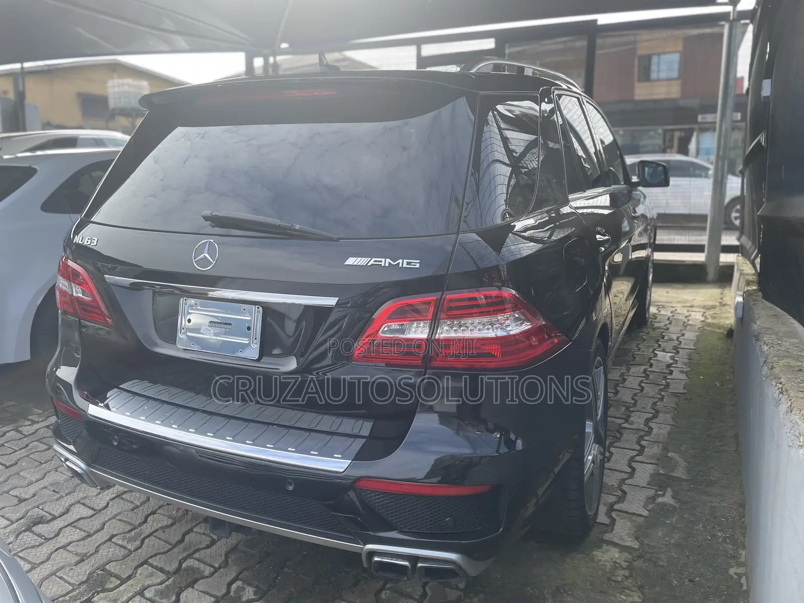 Mercedes-Benz M Class ML63 AMG 4dr SUV AWD (5.5L 8cyl Turbo 7A) 2014