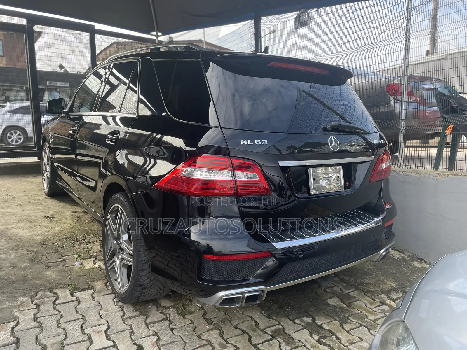 Mercedes-Benz M Class ML63 AMG 4dr SUV AWD (5.5L 8cyl Turbo 7A) 2014