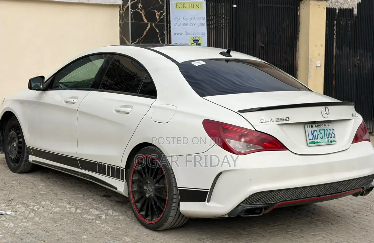 Mercedes-Benz CLA-Class CLA 250 4MATIC Sedan 2014 White