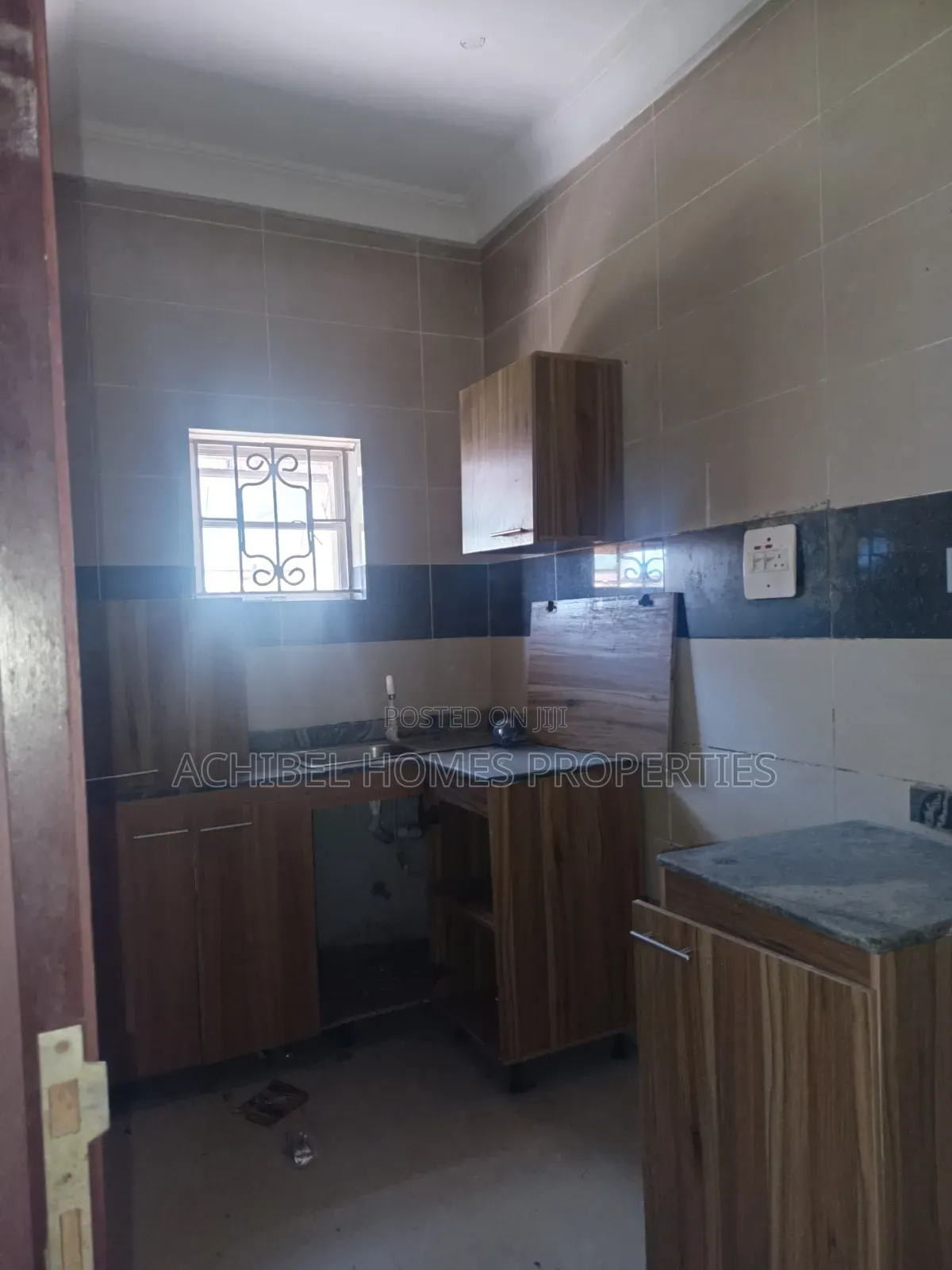 2bdrm Apartment in Near Abraham, Lekki Phase 2 for rent