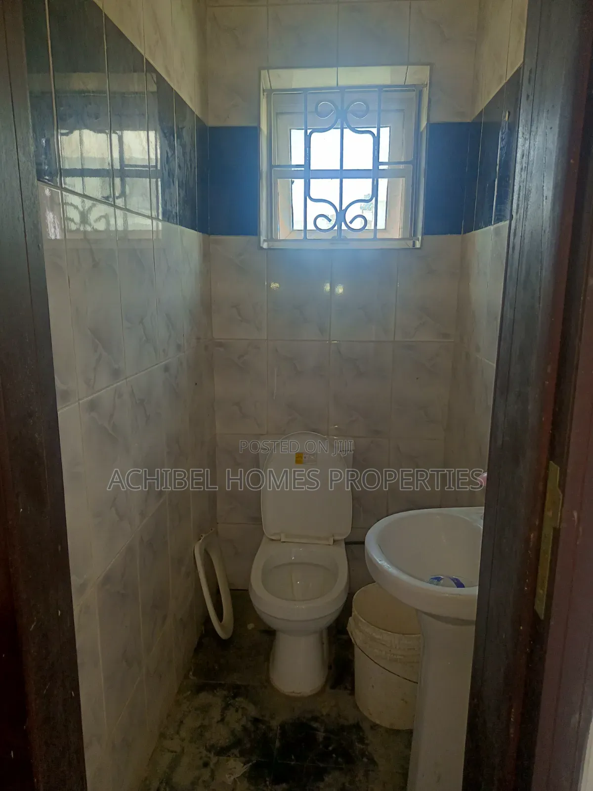 2bdrm Apartment in Near Abraham, Lekki Phase 2 for rent