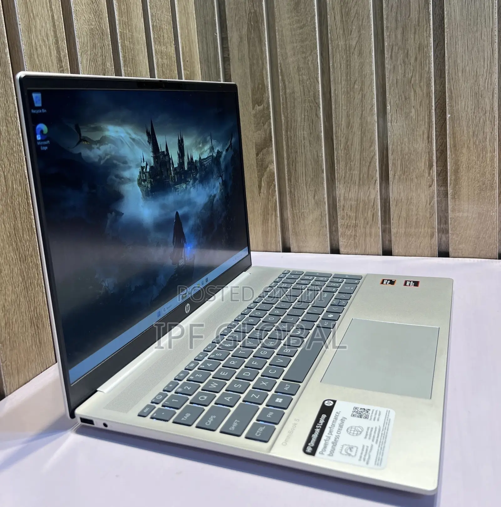 Laptop HP OmniBook 5 16" 8GB AMD Ryzen 5 SSD 512GB