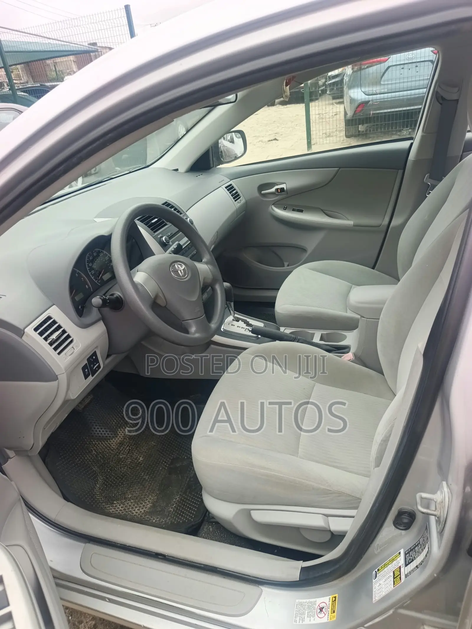 Toyota Corolla 2010 Silver