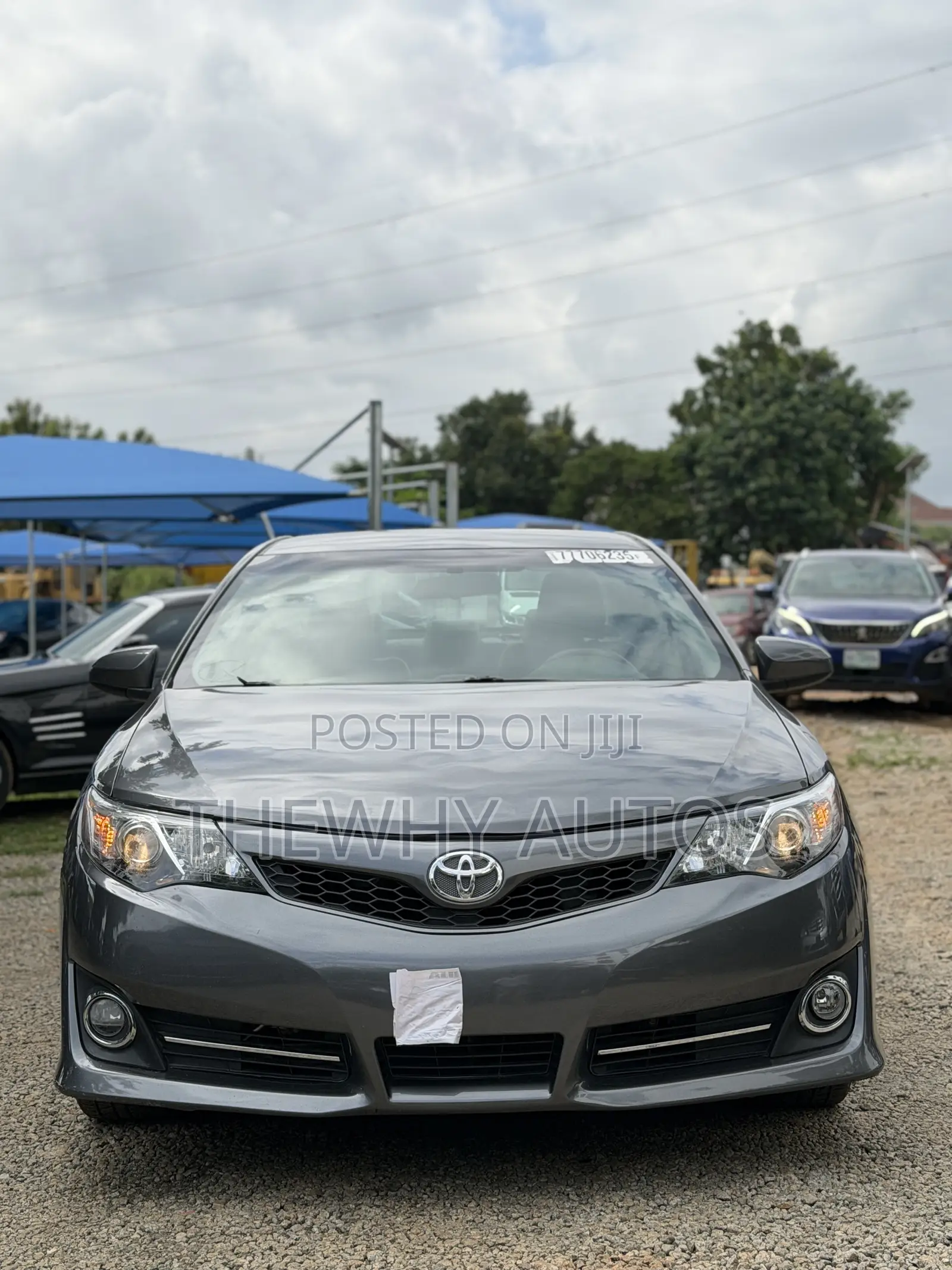 Toyota Camry SE 4dr Sedan w/Prod. End 11/13 (2.5L 4cyl 6A) 2014 Gray