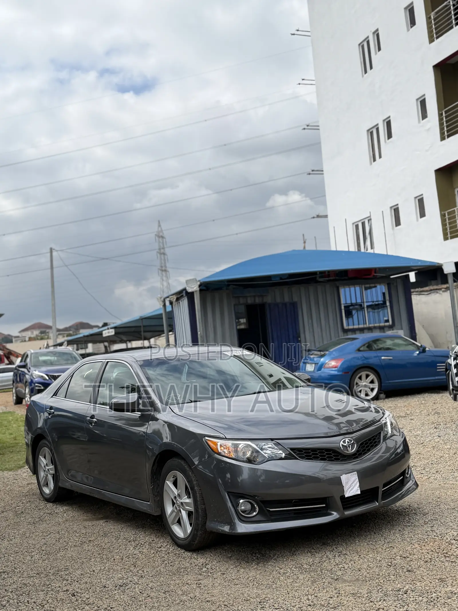 Toyota Camry SE 4dr Sedan w/Prod. End 11/13 (2.5L 4cyl 6A) 2014 Gray