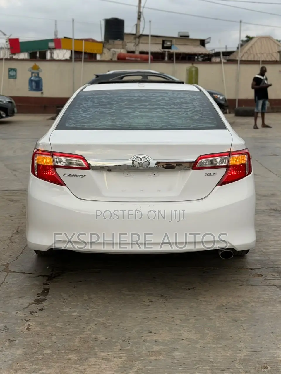 Toyota Camry XLE 4dr Sedan (2.5L 4cyl 6A) 2013 White