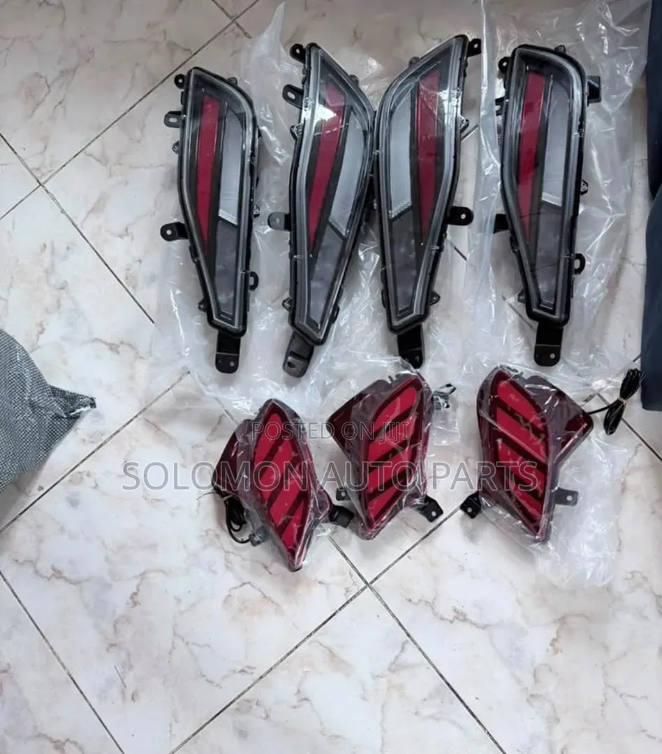 Back Bumper Reflector Venza 2020 2022 2023 2024 2025 Set