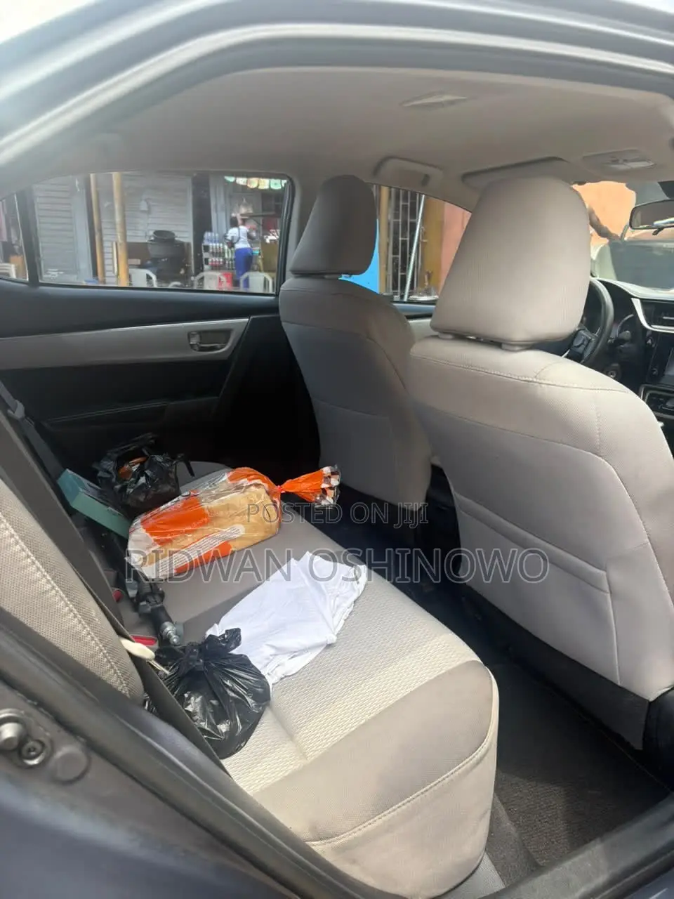 Toyota Corolla LE 4dr Sedan (1.8L 4cyl CVT) 2017 Gray
