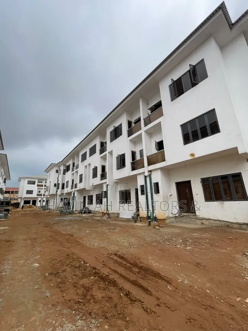 4bdrm Duplex in Opebi for sale