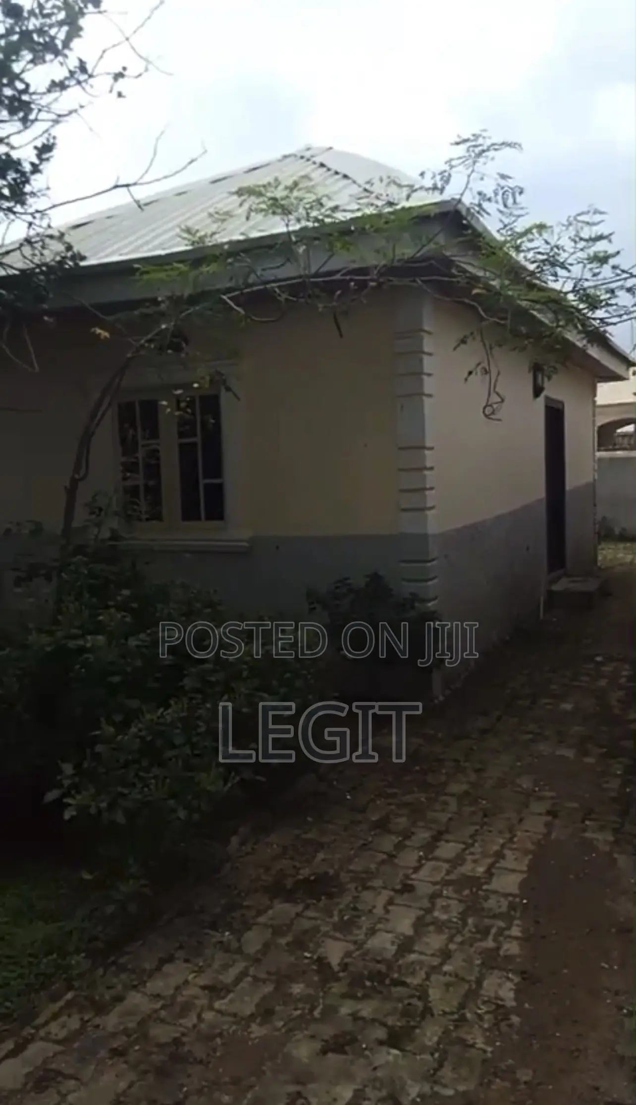 3bdrm Bungalow in Lugbe District for sale