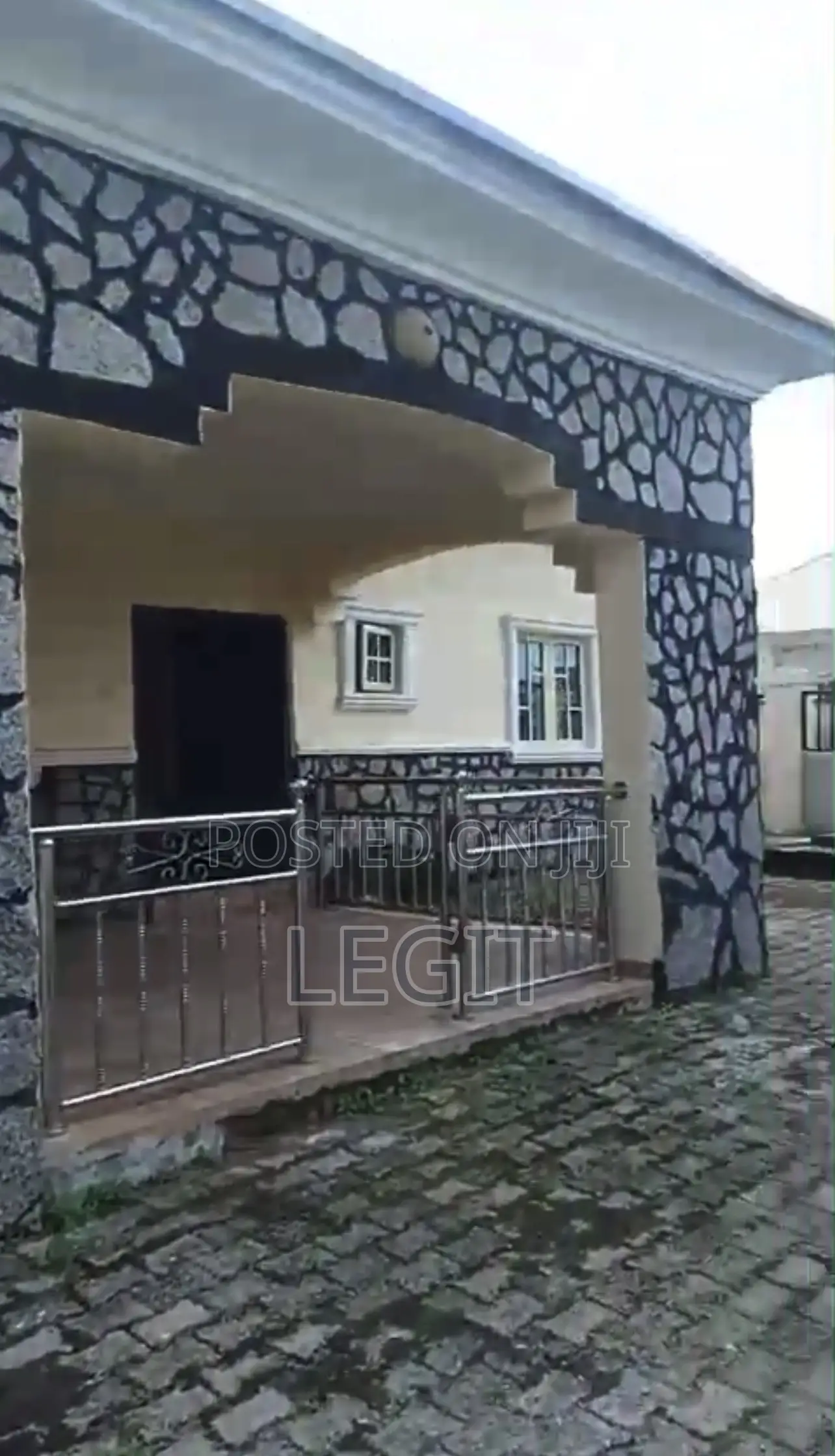 3bdrm Bungalow in Lugbe District for sale