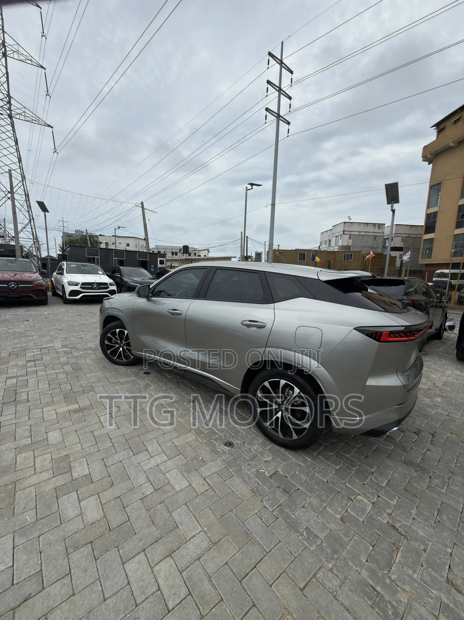 Changan UNI-Z iDD Premium 2024 Gold