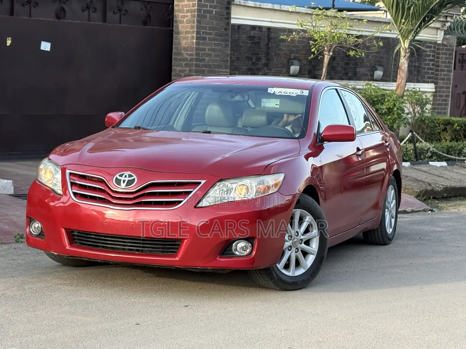 Toyota Camry XLE 4dr Sedan (2.5L 4cyl 6AM) 2010 Red