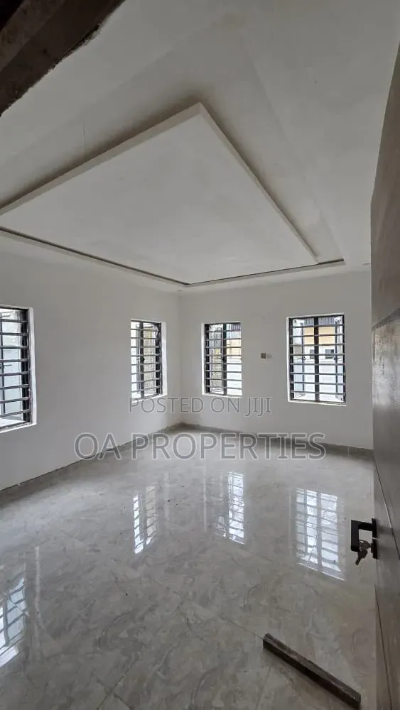 3bdrm Bungalow in Okebadan Estate for sale