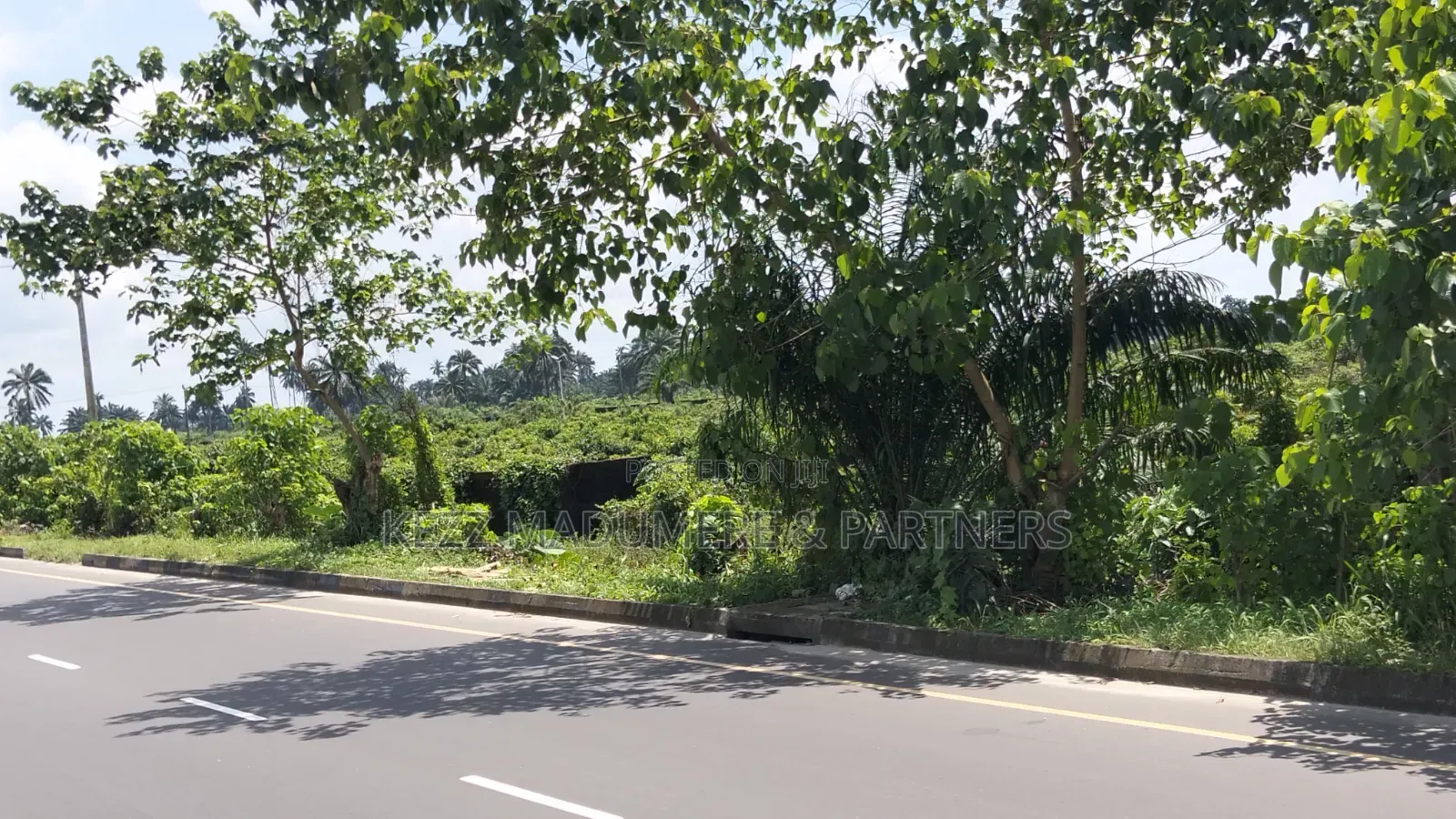 For Sale : 16 Plots on Major Obirikwere Opm New Airport Rd, Ph