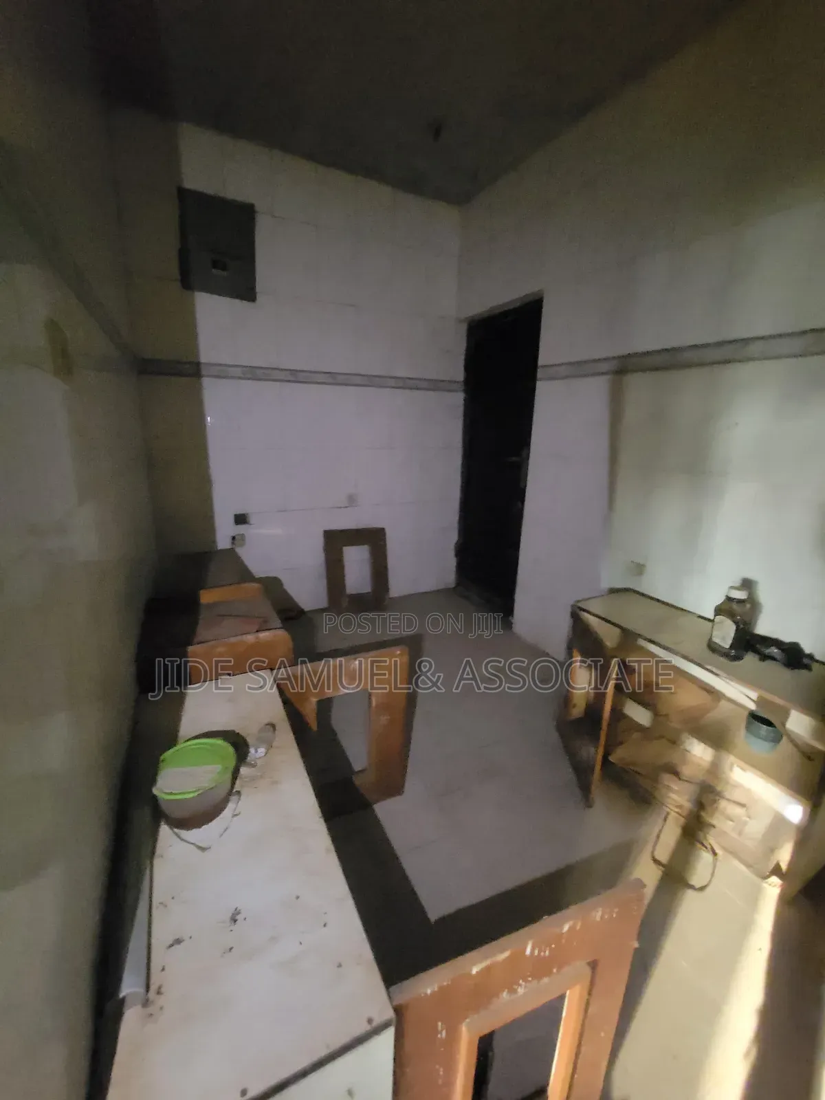 3bdrm Block of Flats in Ayobo for sale