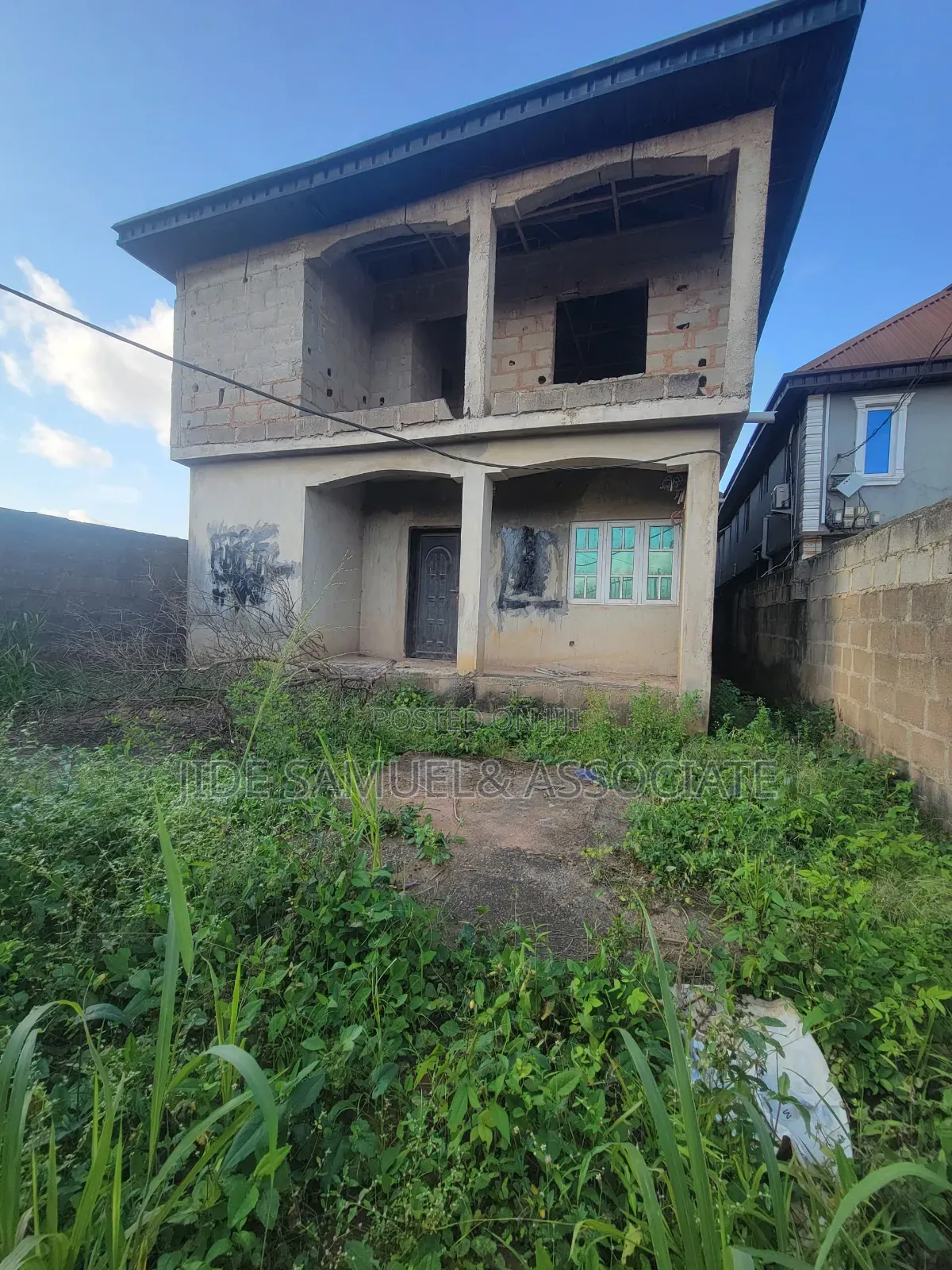 3bdrm Block of Flats in Ayobo for sale