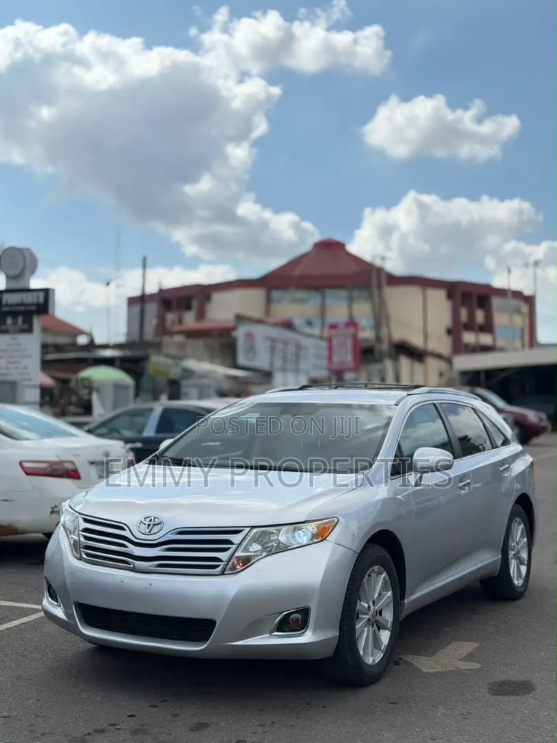 Toyota Venza 2011 Silver