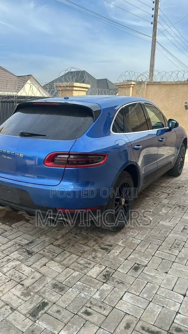 Porsche Macan 2016 Blue