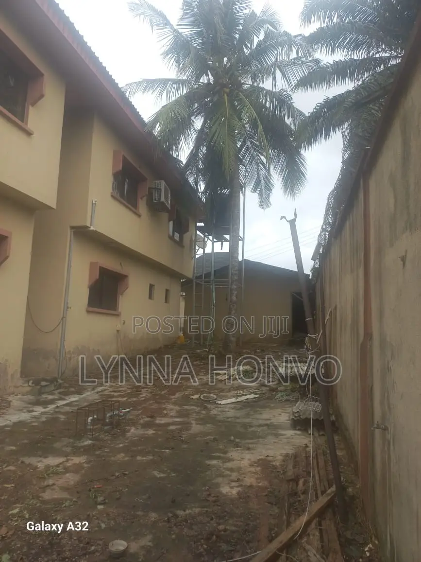 10bdrm Duplex in Olowogbo Estate, Agric for sale