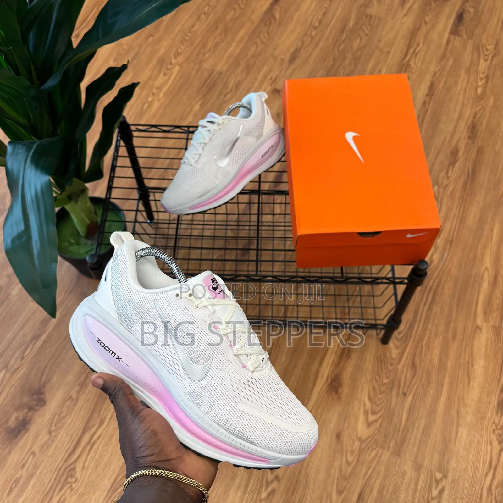 Nike Vomero 18 Zoom X Baby Pink