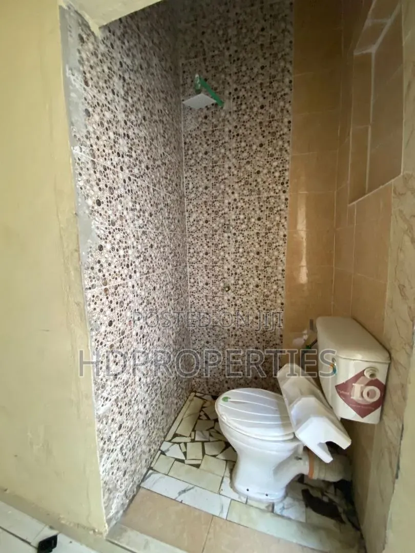 1bdrm Shared Apartment in Royal Pine, Lagos Island / Lagos Island