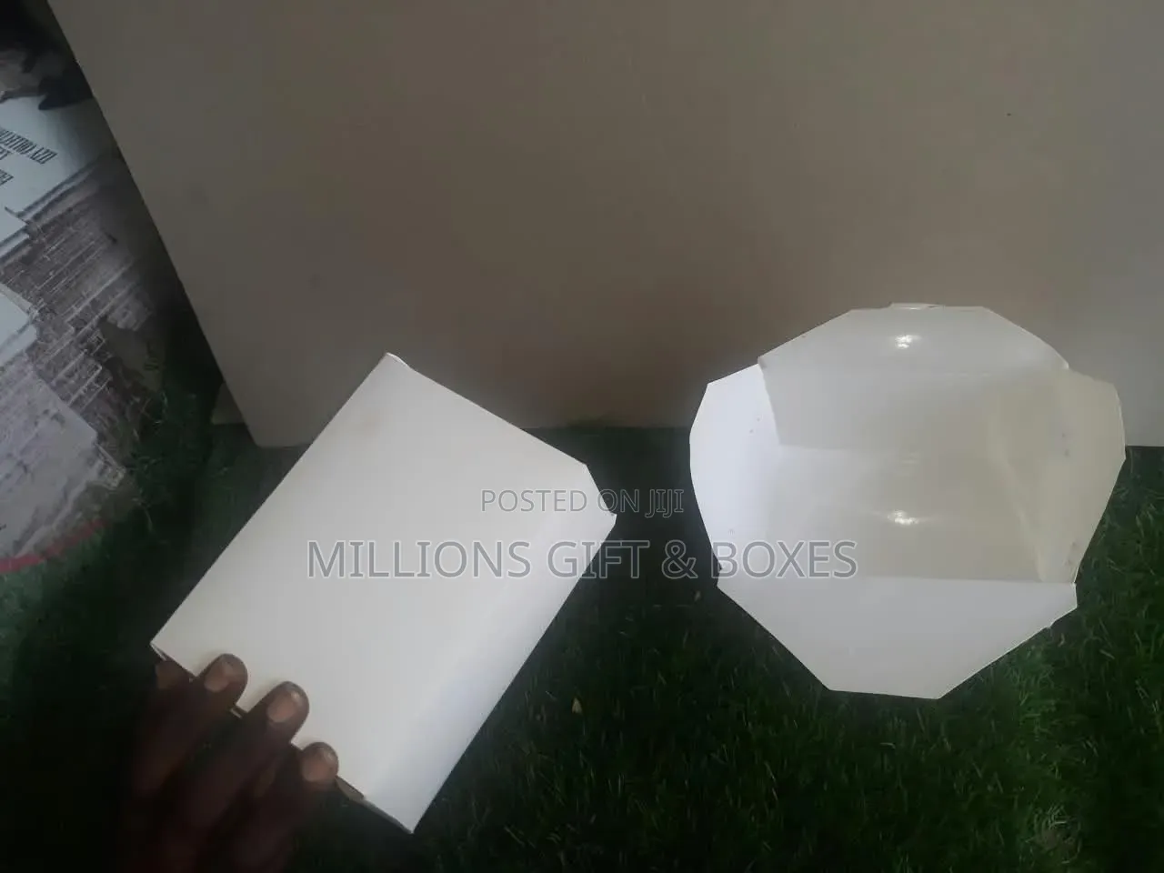 White Food/Chicken Takeaway Plates.