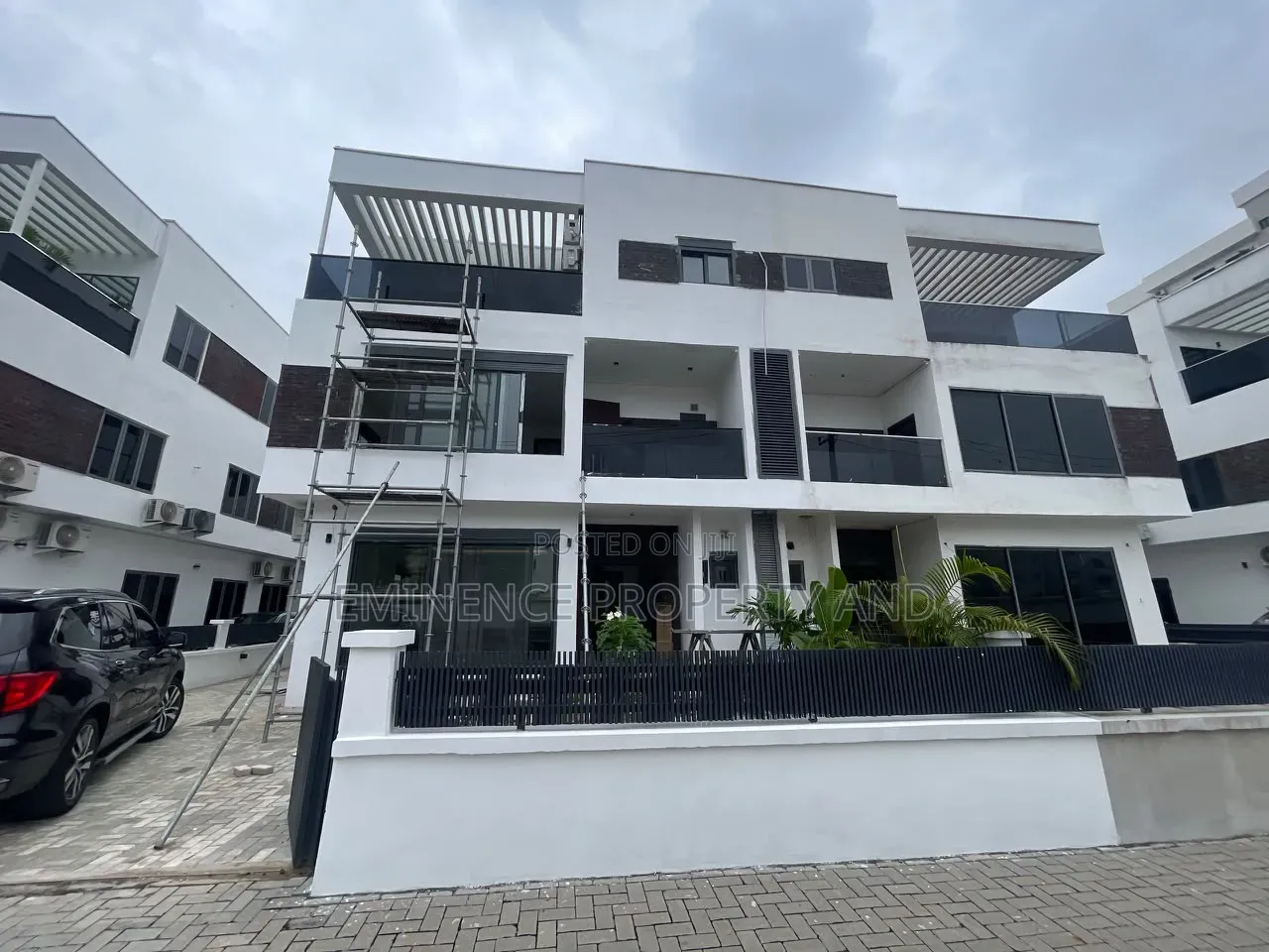 4bdrm House in Banana Island for rent