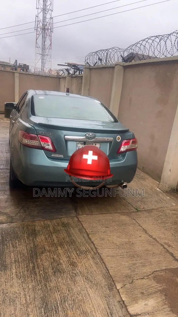 Toyota Camry LE 4dr Sedan (2.5L 4cyl 6AM) 2010 Green
