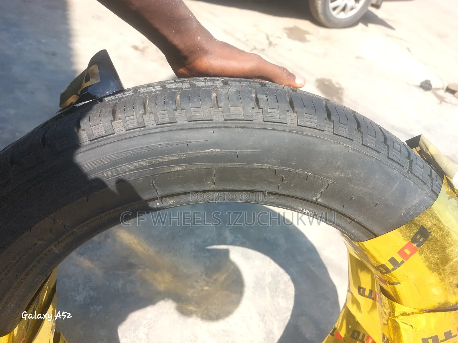 235/55/20 Boto Radial Tire