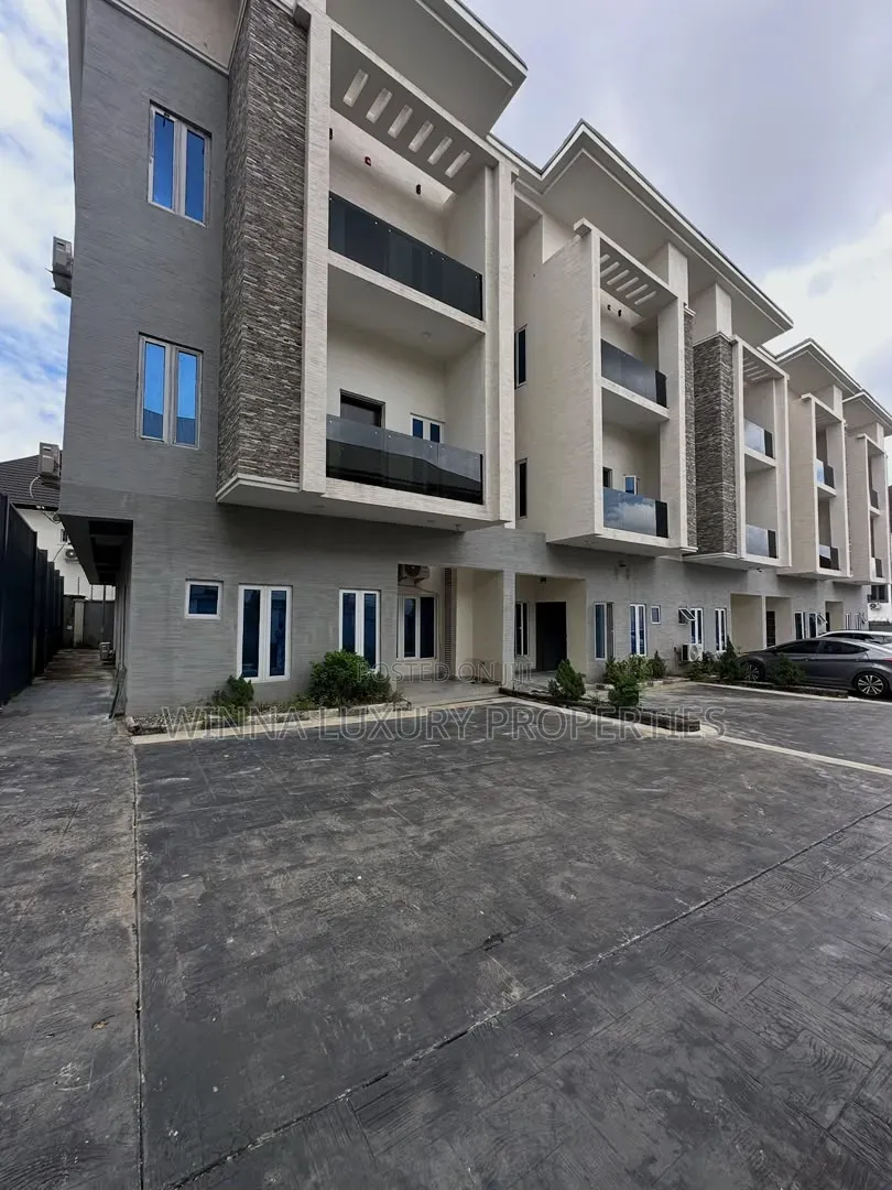 5bdrm Duplex in Utako for sale