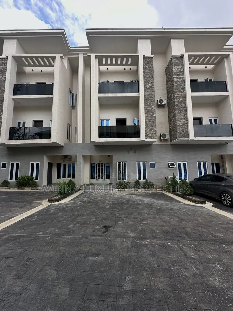 5bdrm Duplex in Utako for sale