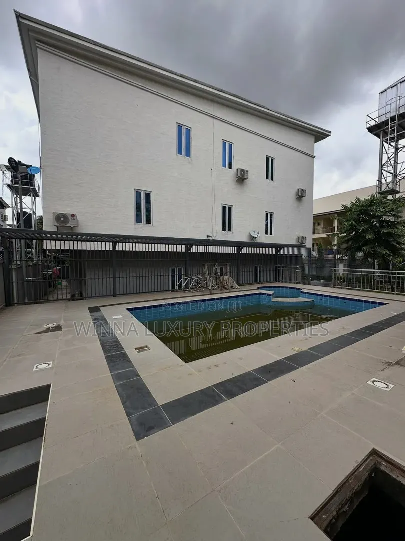 5bdrm Duplex in Utako for sale