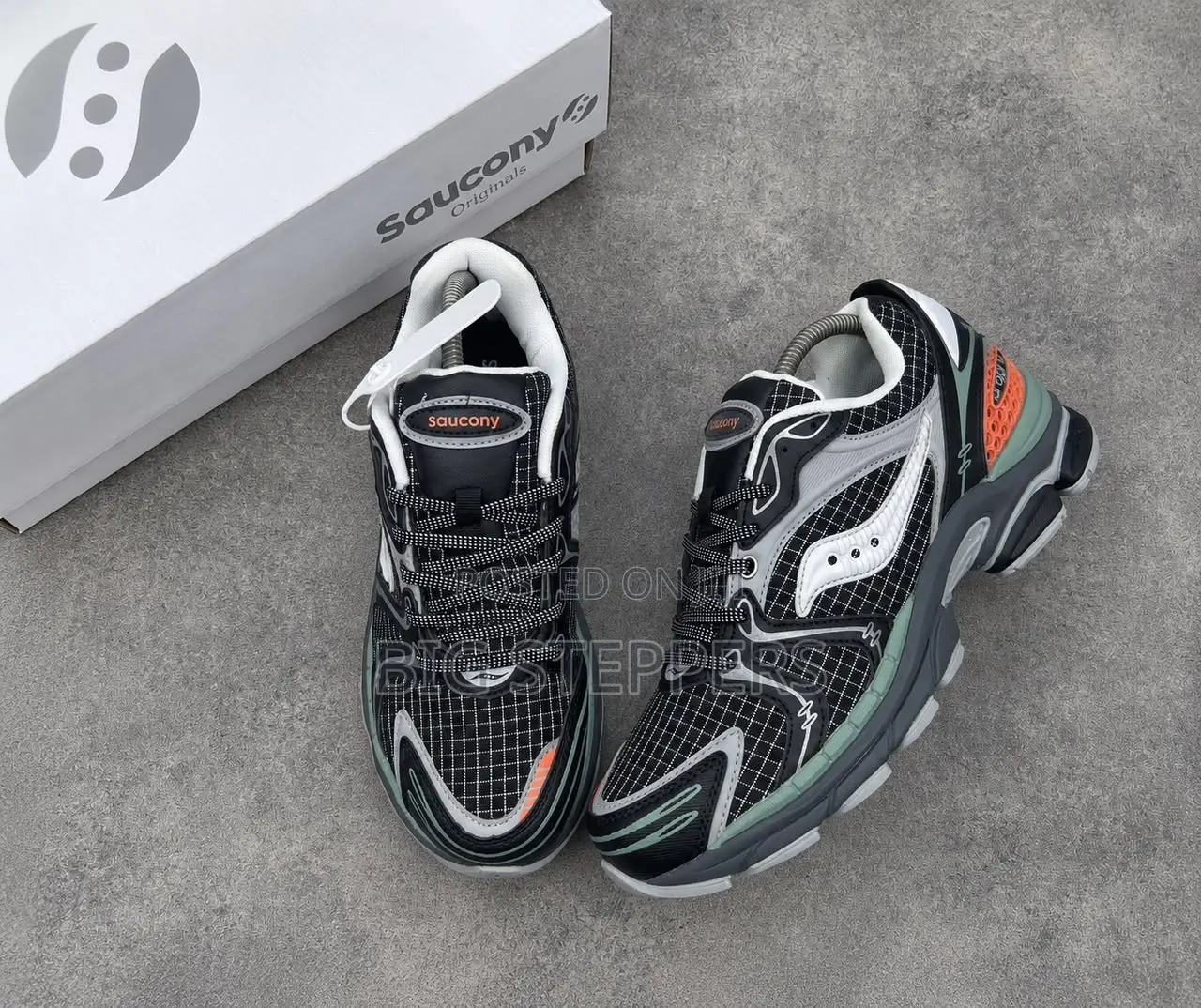 Saucony Omni Progrid 9 Black/Ash Sneakers