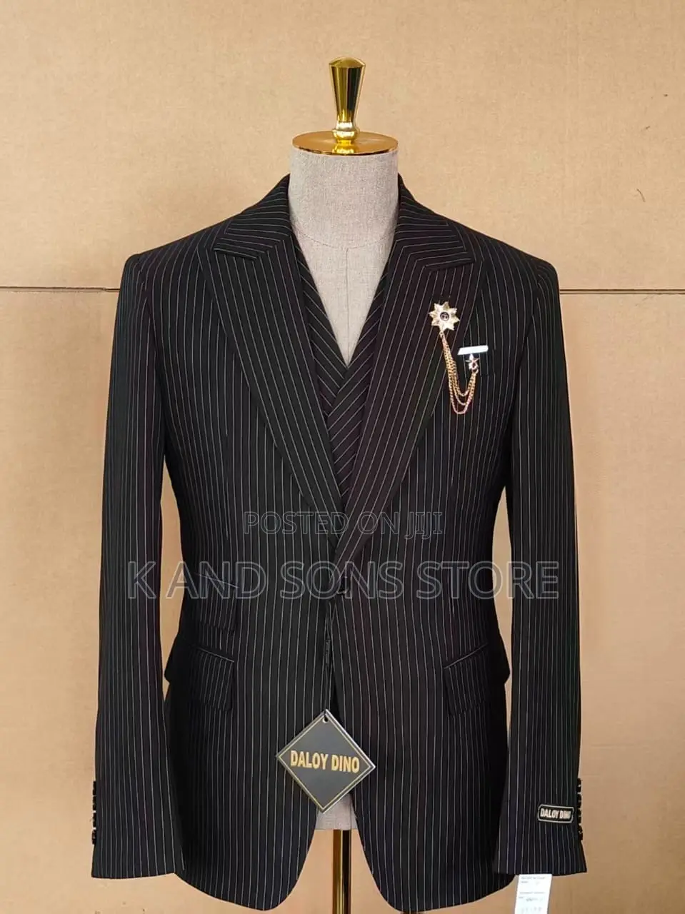Daloy Dino Pinstripe Double-Breasted Suit