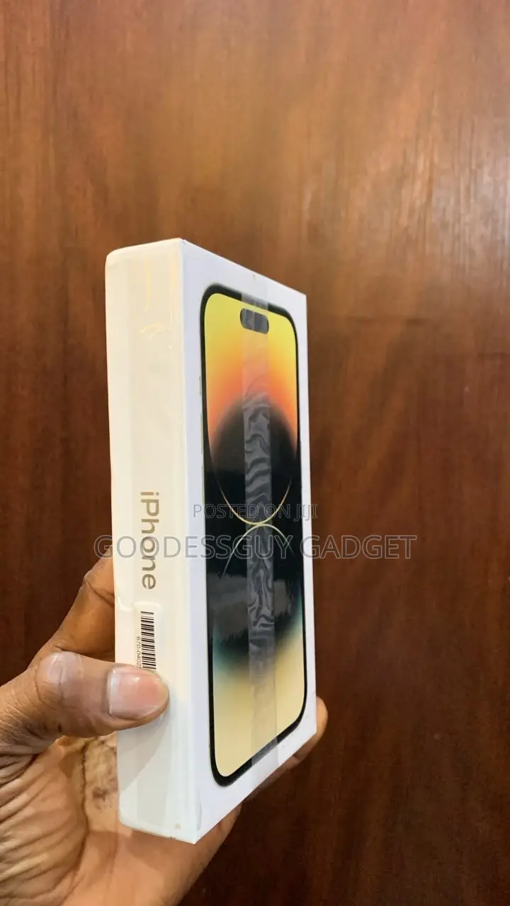 New Apple iPhone 13 128 GB Gold