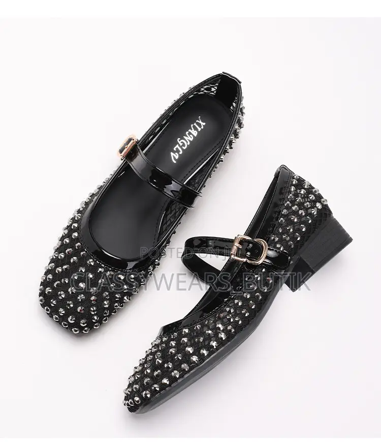 Rhinestone-Embellished Mesh Breathable Flat Shoes