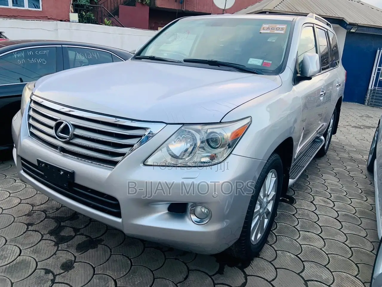 Lexus LX 570 2010 Silver