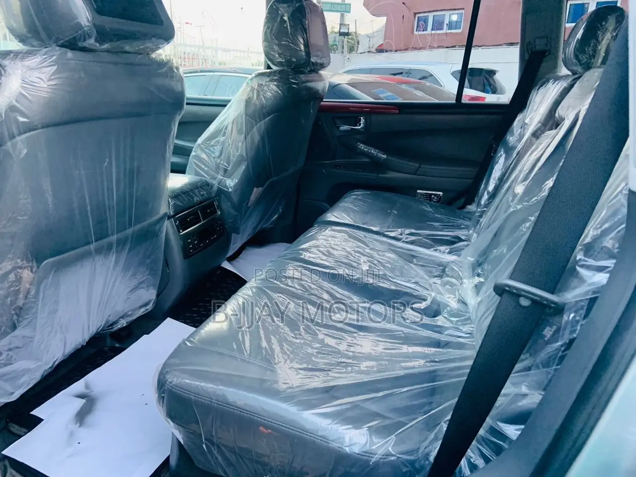 Lexus LX 570 2010 Silver