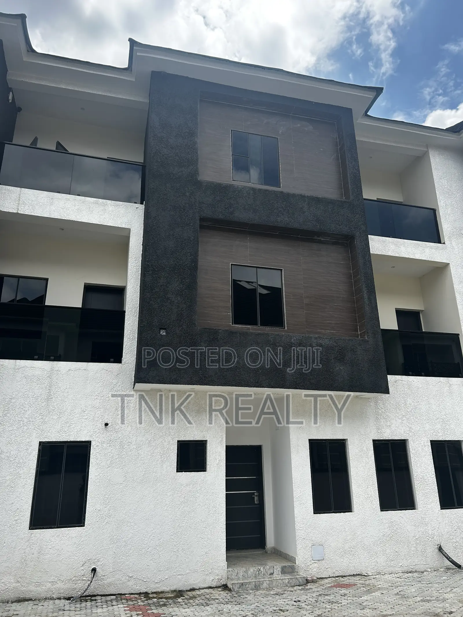4bdrm Townhouse/Terrace in Jahi for sale