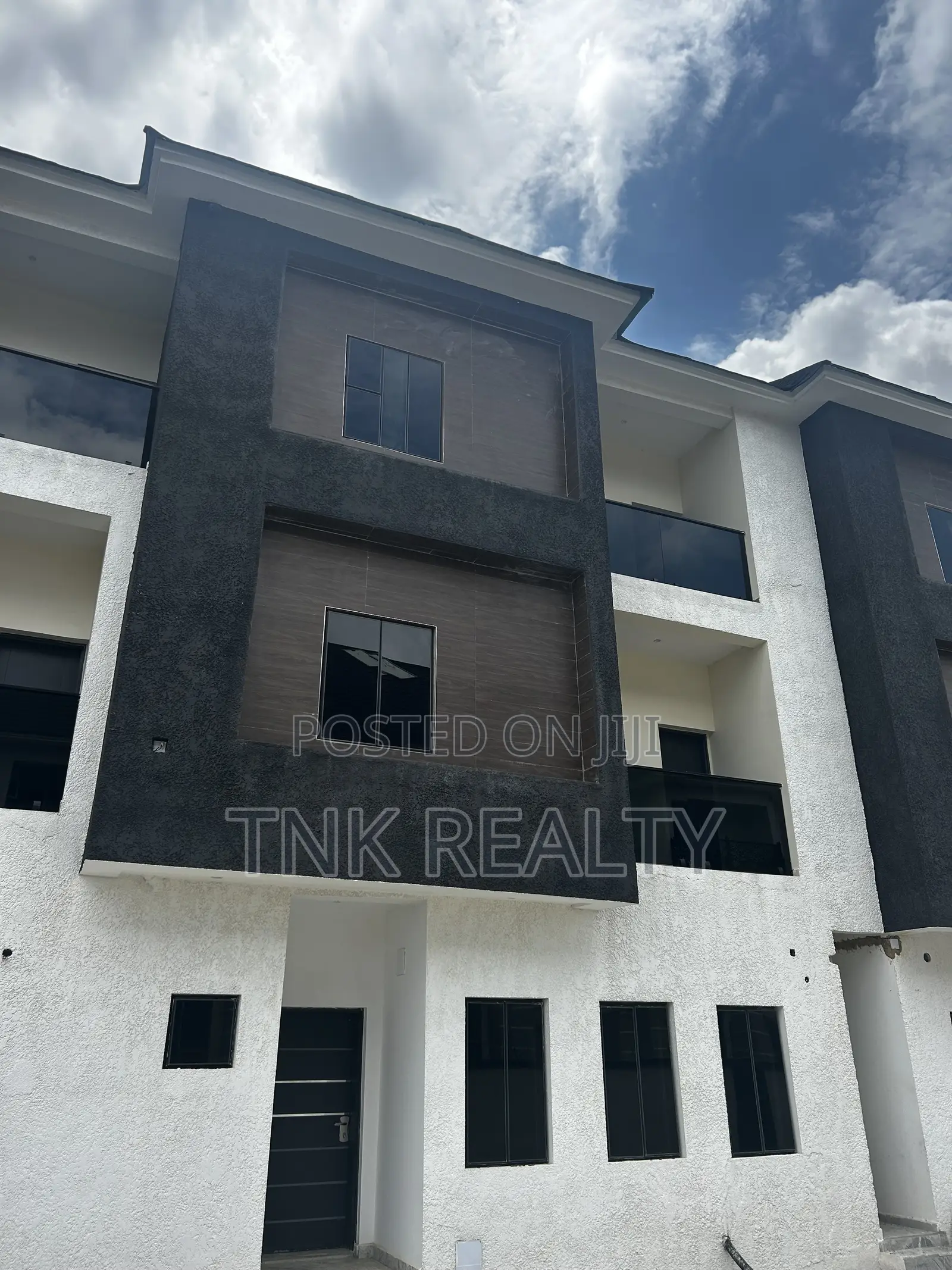 4bdrm Townhouse/Terrace in Jahi for sale