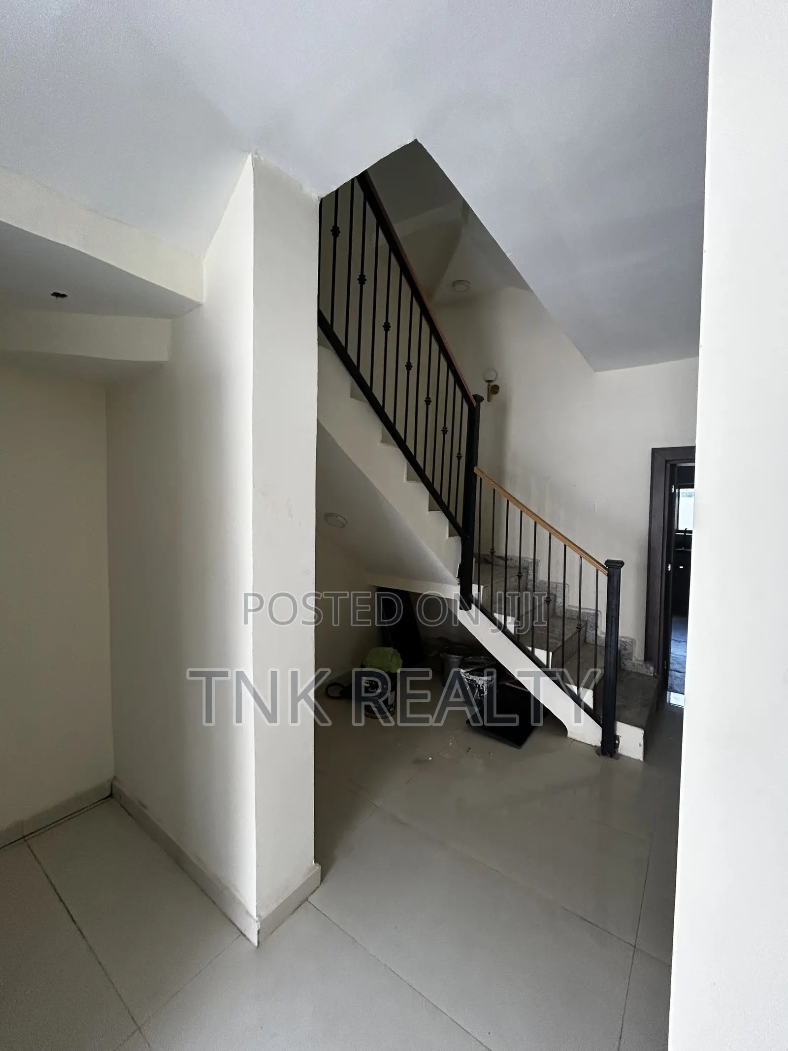 4bdrm Townhouse/Terrace in Jahi for sale