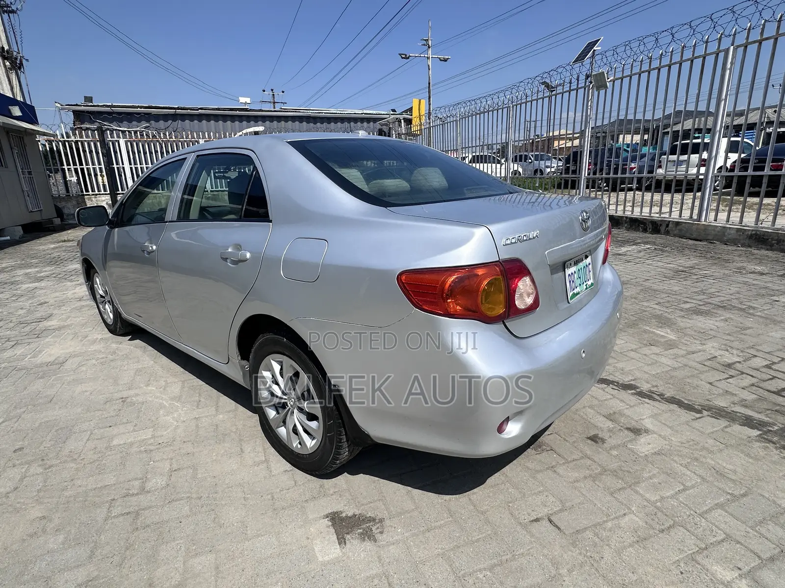 Toyota Corolla LE 4dr Sedan (1.8L 4 cyl 4A) 2009 Silver