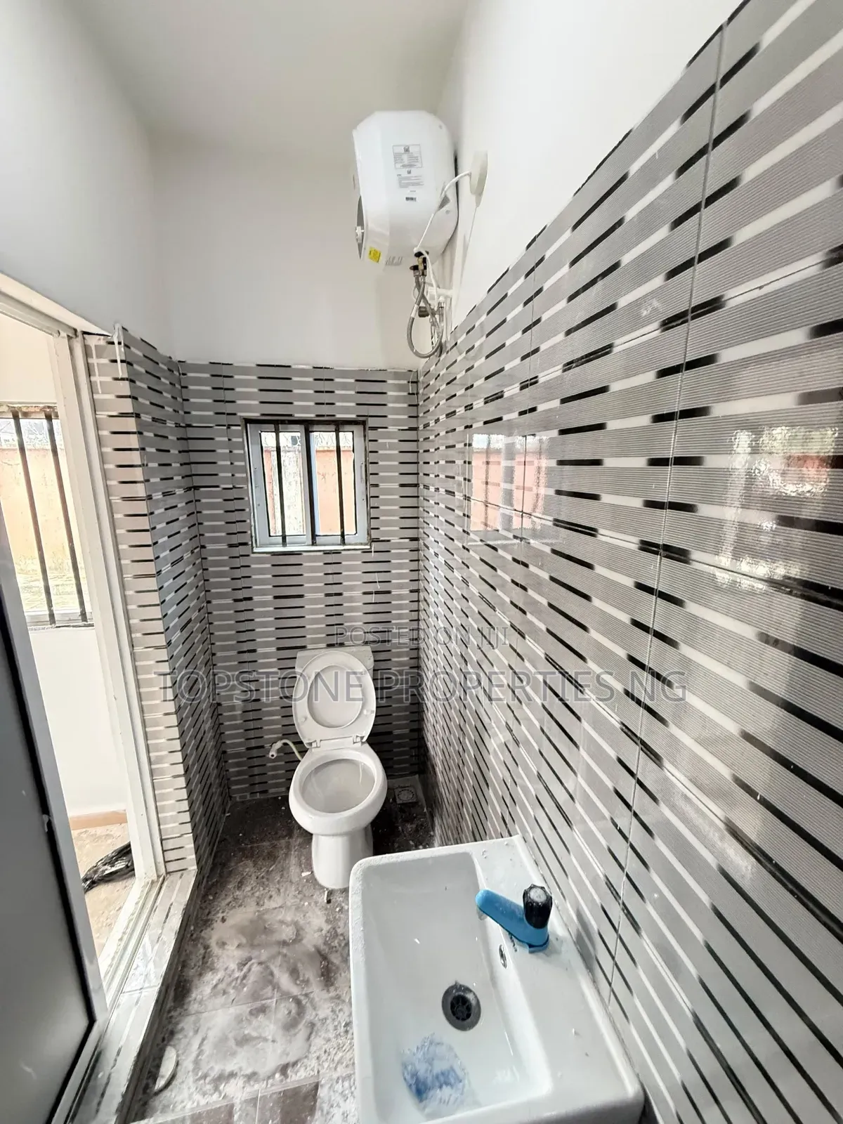 2bdrm Bungalow in Topstone Properties, Uyo for rent