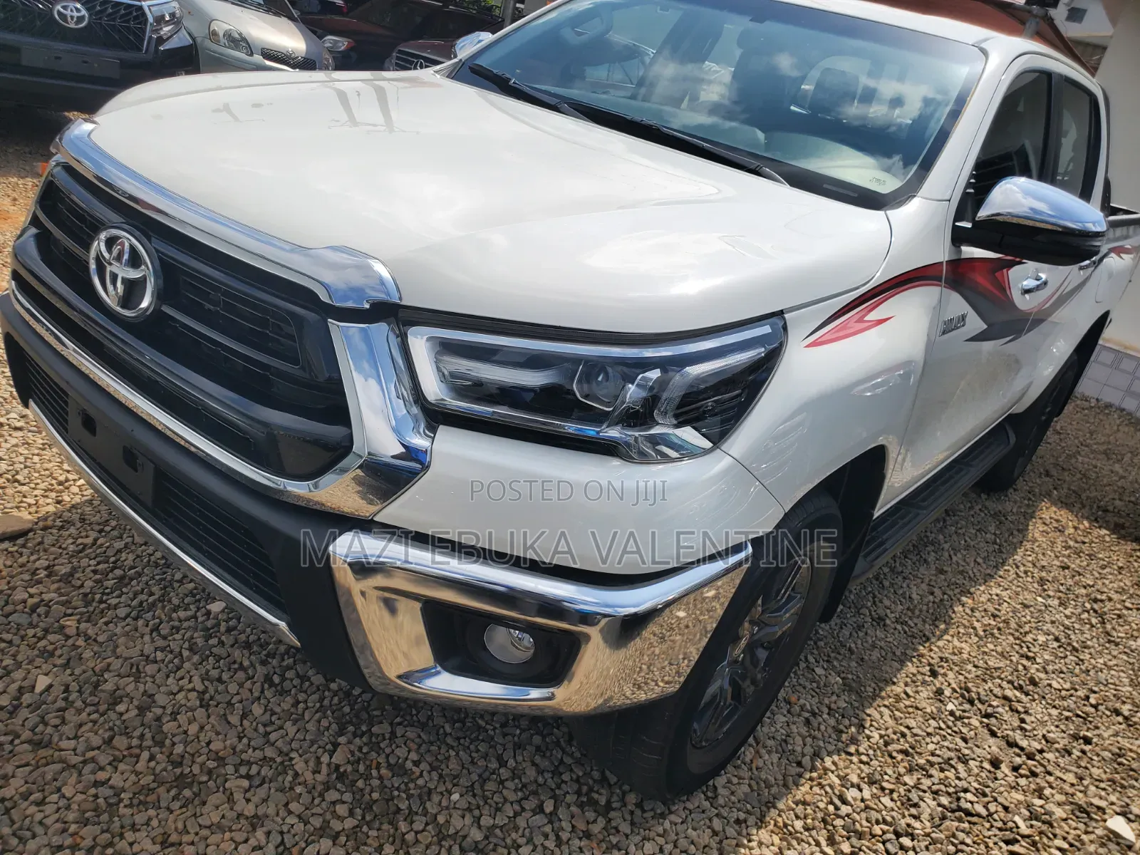 Toyota Hilux 2023 White