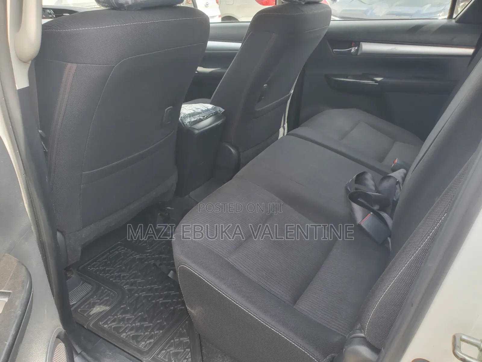 Toyota Hilux 2023 White