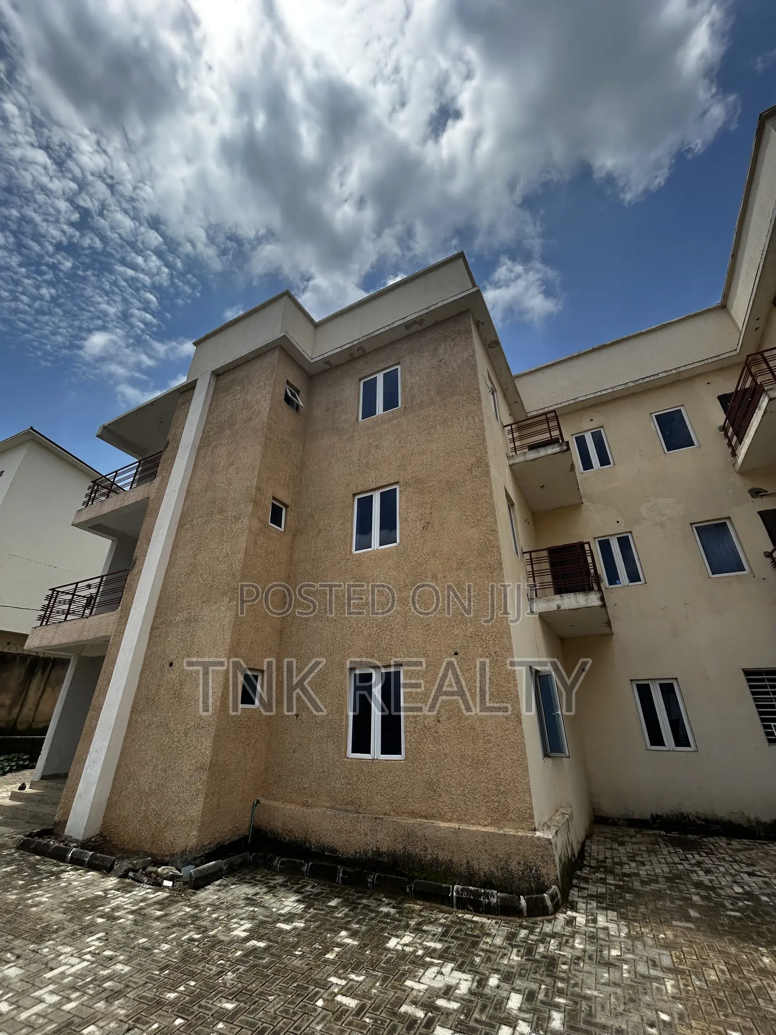 3bdrm Apartment in Jahi for sale