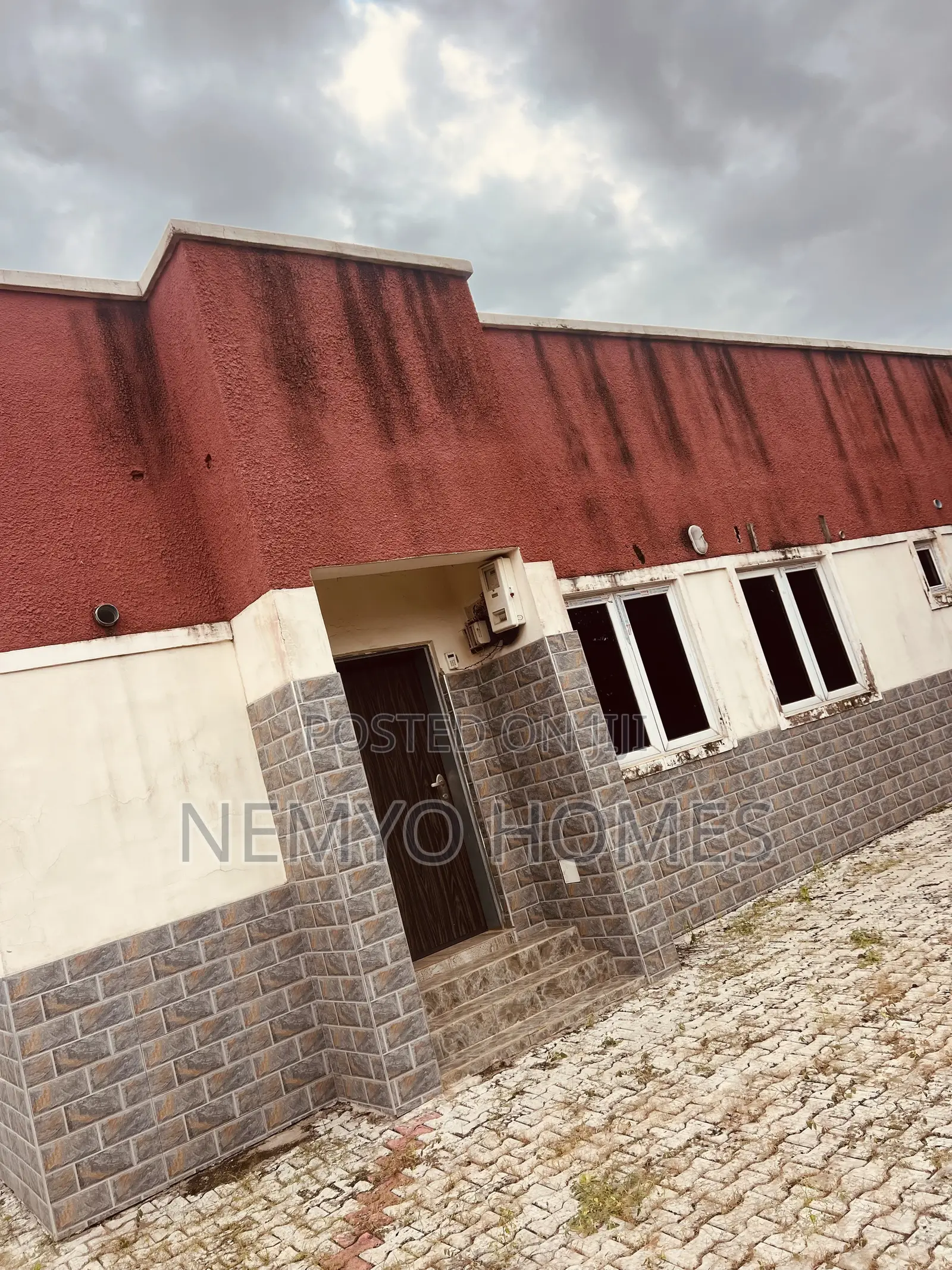 3bdrm Bungalow in Galadimawa for sale