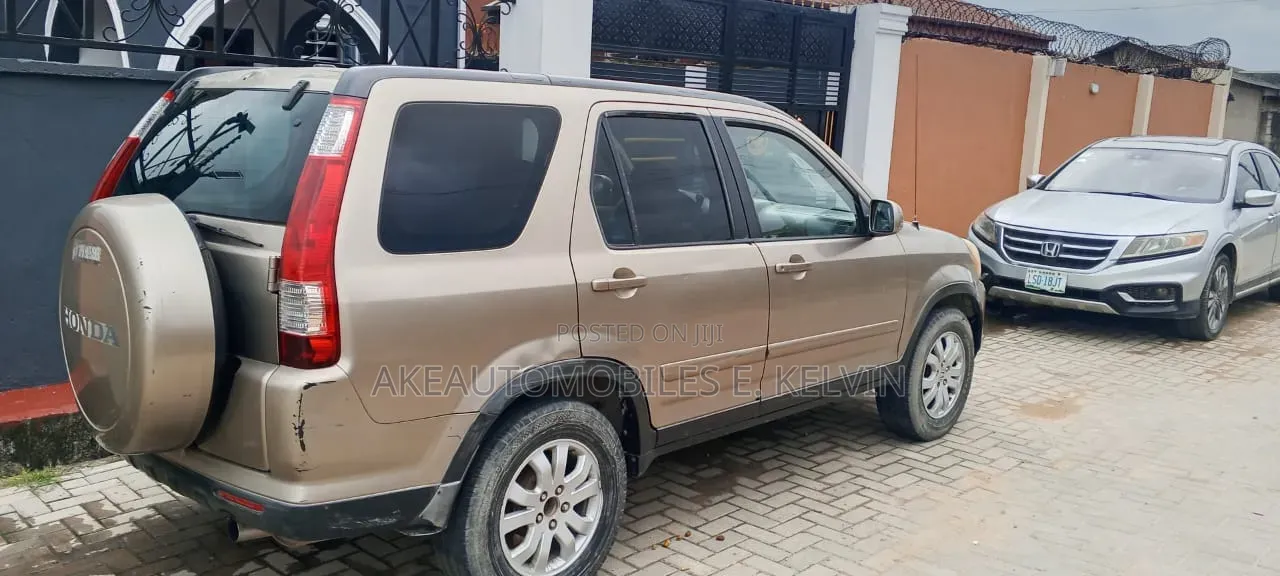 Honda CR-V Automatic 2005 Gold